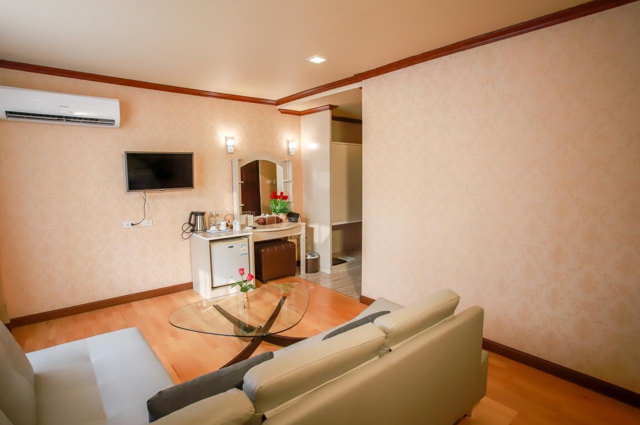 Korat Hotel - Sha Plus Nakhonratchasima Dış mekan fotoğraf
