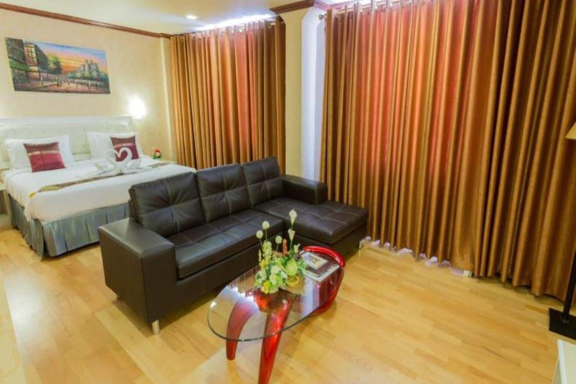 Korat Hotel - Sha Plus Nakhonratchasima Dış mekan fotoğraf