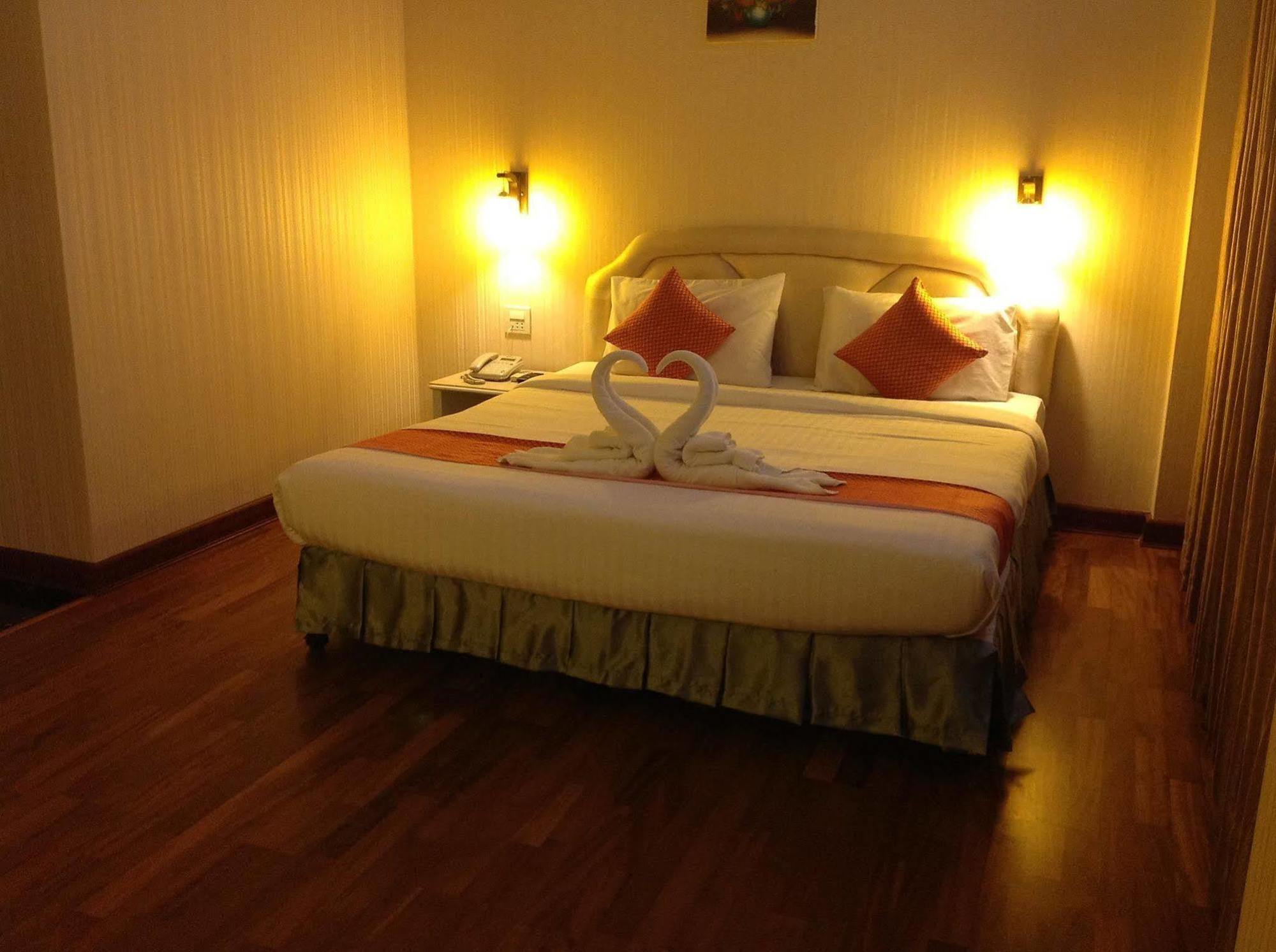 Korat Hotel - Sha Plus Nakhonratchasima Dış mekan fotoğraf